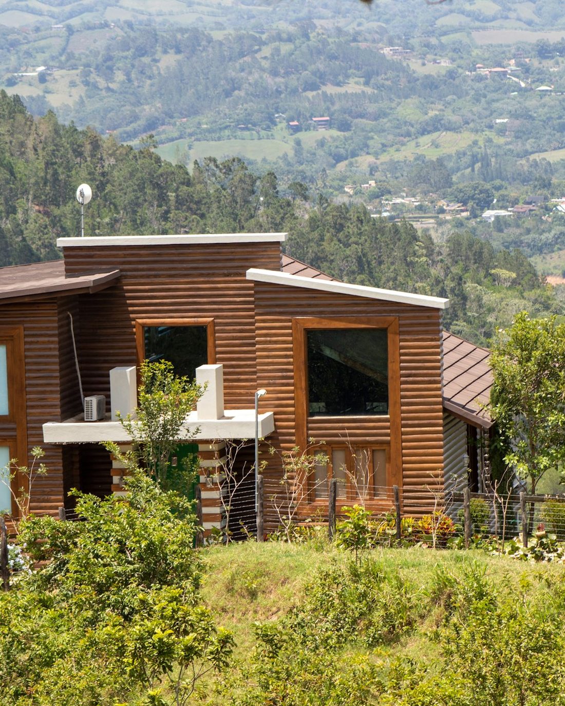 Casa de madera en la montaña (imagen ilustrativa)
